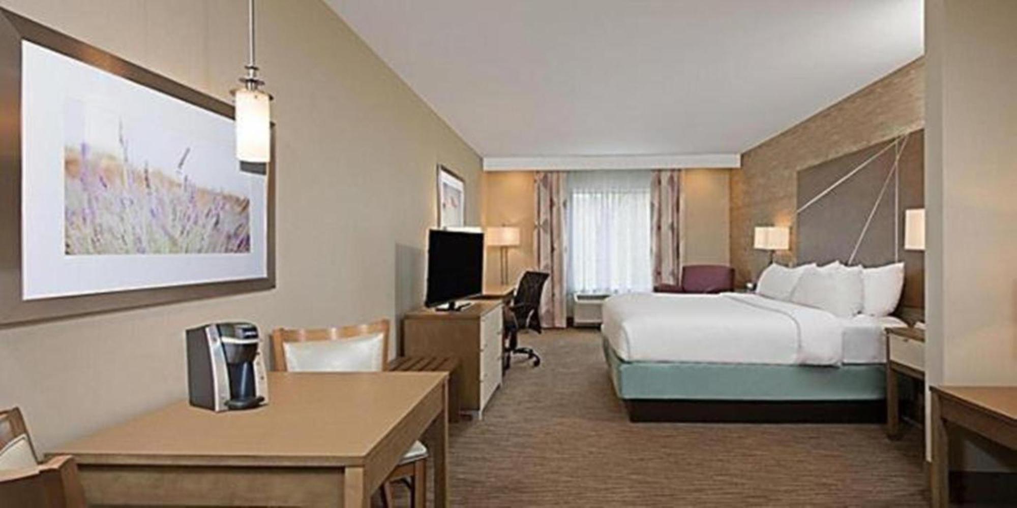 Holiday Inn Express & Suites New Cumberland By Ihg Exteriör bild